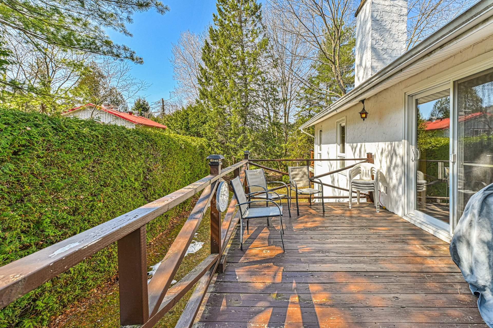 









111


Av. St-Denis

,
Saint-Sauveur,




QC
J0R1R3

