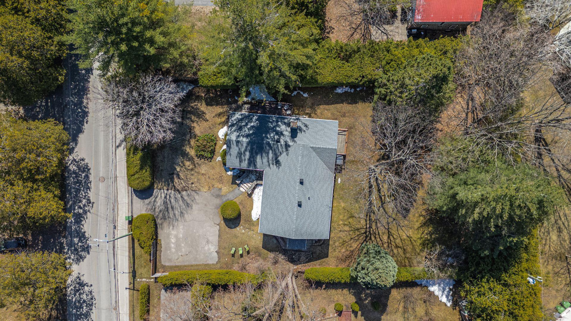 









111


Av. St-Denis

,
Saint-Sauveur,




QC
J0R1R3

