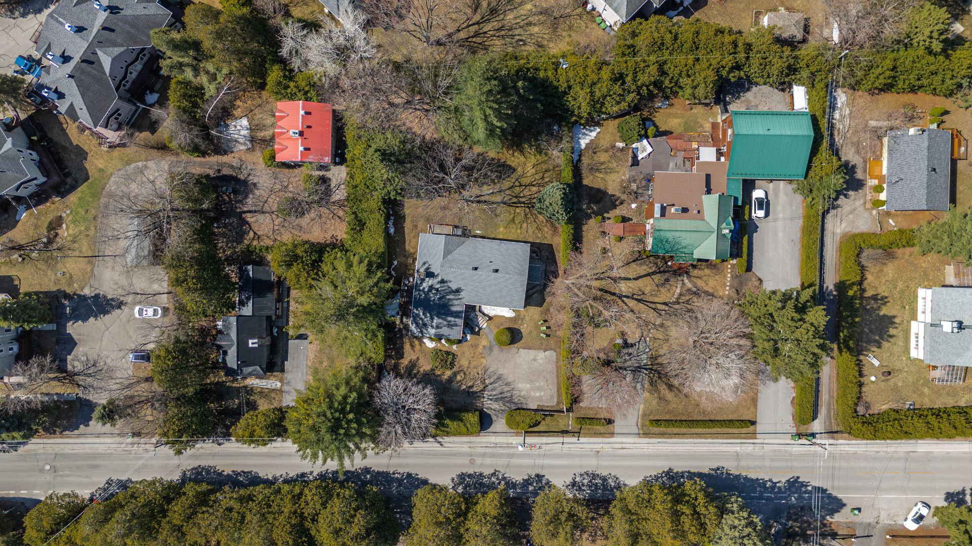 









111


Av. St-Denis

,
Saint-Sauveur,




QC
J0R1R3

