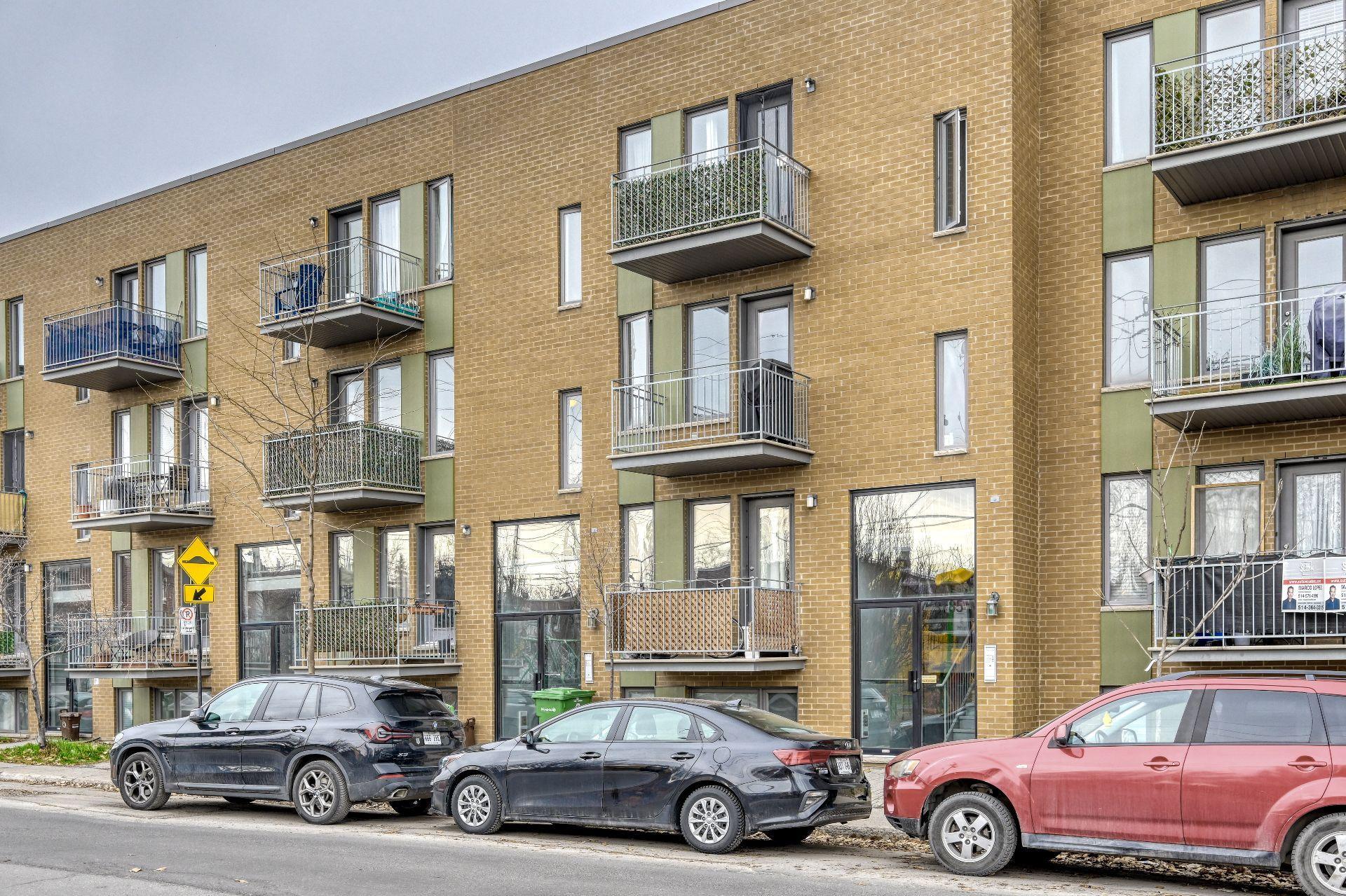 









3775


Rue Everett

, 201,
Montréal (Villeray/Saint-Michel/Parc-Extension),




QC
H2A1S5

