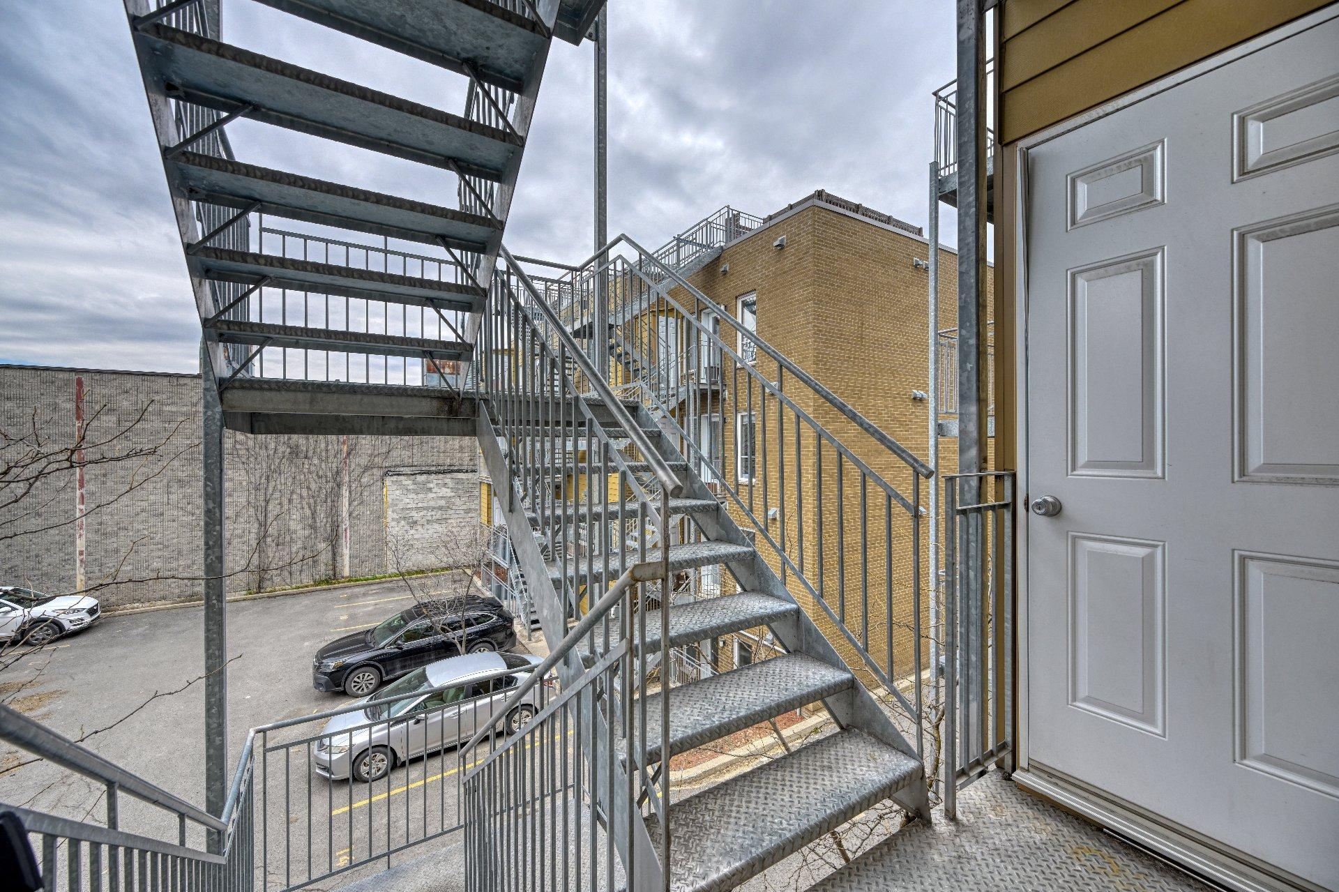 









3775


Rue Everett

, 201,
Montréal (Villeray/Saint-Michel/Parc-Extension),




QC
H2A1S5

