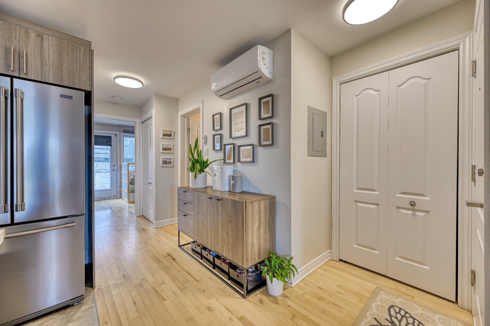 









3775


Rue Everett

, 201,
Montréal (Villeray/Saint-Michel/Parc-Extension),




QC
H2A1S5

