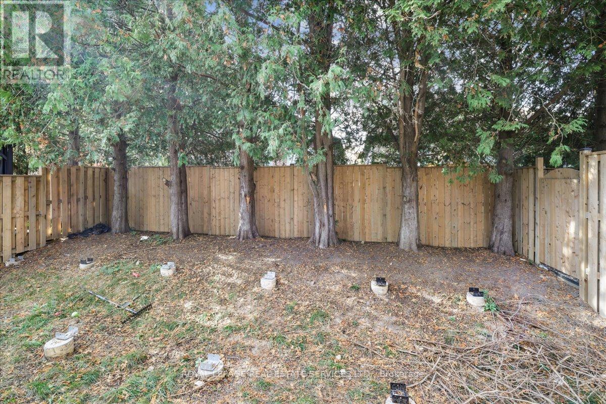 












6 - 44 MAIN STREET

,
East Zorra-Tavistock,




Ontario
N0J1M0

