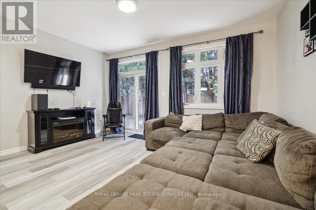 












6 - 44 MAIN STREET

,
East Zorra-Tavistock,




Ontario
N0J1M0


