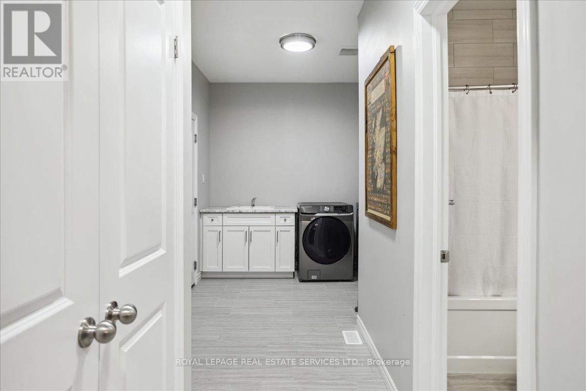 












6 - 44 MAIN STREET

,
East Zorra-Tavistock,




Ontario
N0J1M0

