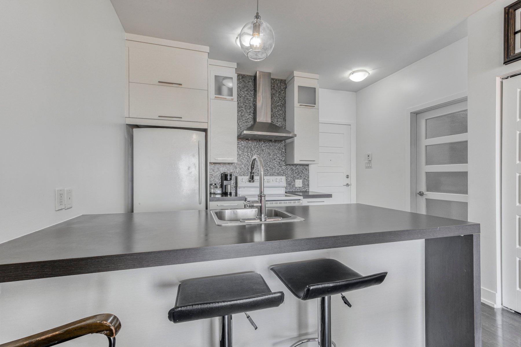 









2310


Rue Marcelle-Ferron

, 404,
Montréal (Mercier/Hochelaga-Maisonneuve),




QC
H1L0A7

