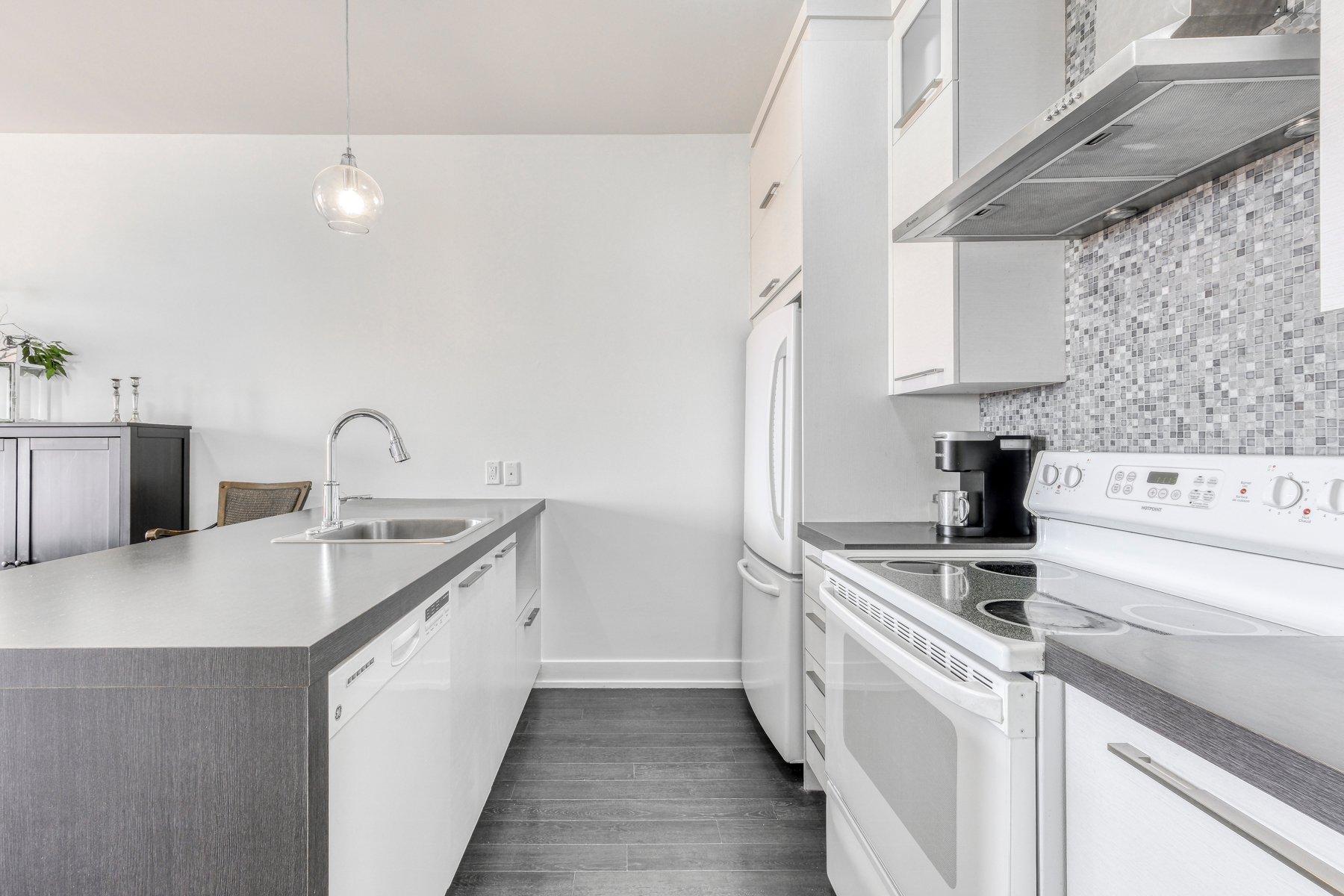 









2310


Rue Marcelle-Ferron

, 404,
Montréal (Mercier/Hochelaga-Maisonneuve),




QC
H1L0A7

