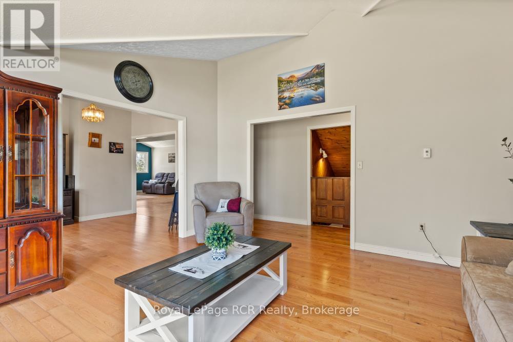 












214333 BASELINE ROAD

,
West Grey,




Ontario
N0G1S0

