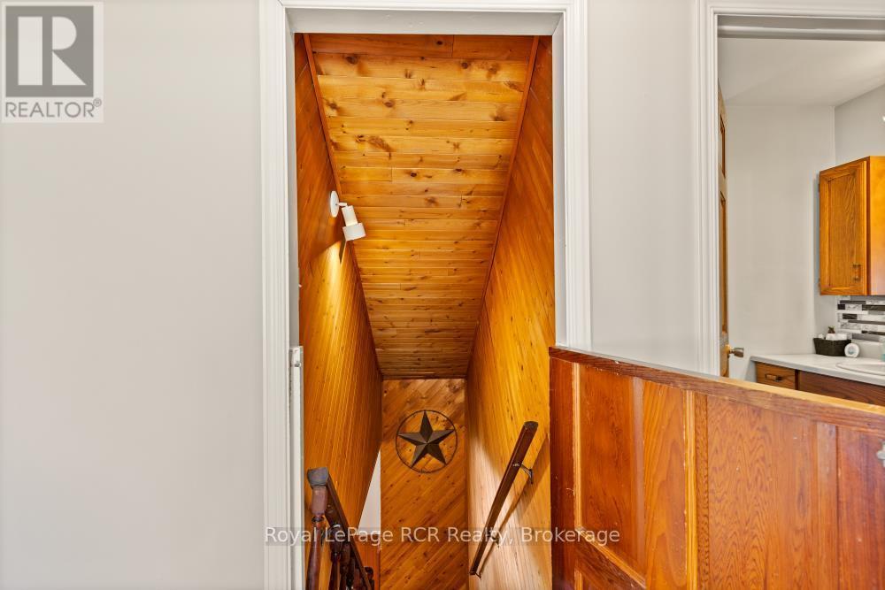 












214333 BASELINE ROAD

,
West Grey,




Ontario
N0G1S0

