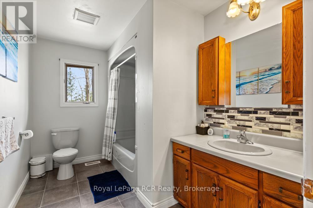 












214333 BASELINE ROAD

,
West Grey,




Ontario
N0G1S0


