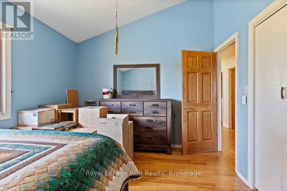 












214333 BASELINE ROAD

,
West Grey,




Ontario
N0G1S0


