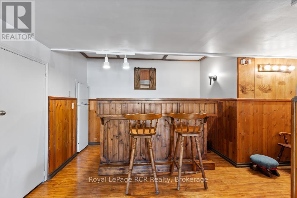 












214333 BASELINE ROAD

,
West Grey,




Ontario
N0G1S0

