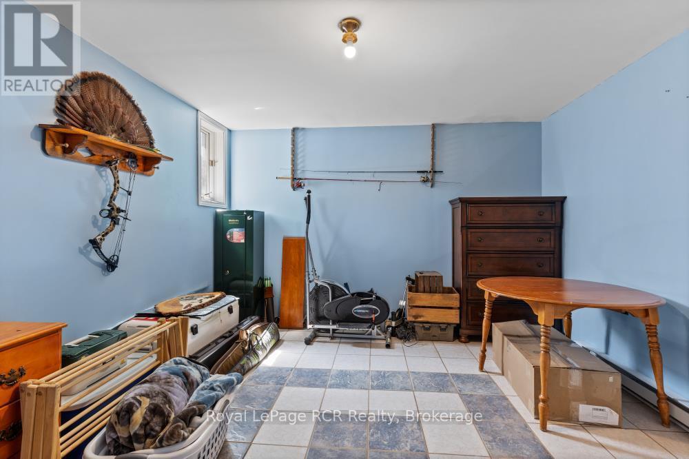 












214333 BASELINE ROAD

,
West Grey,




Ontario
N0G1S0

