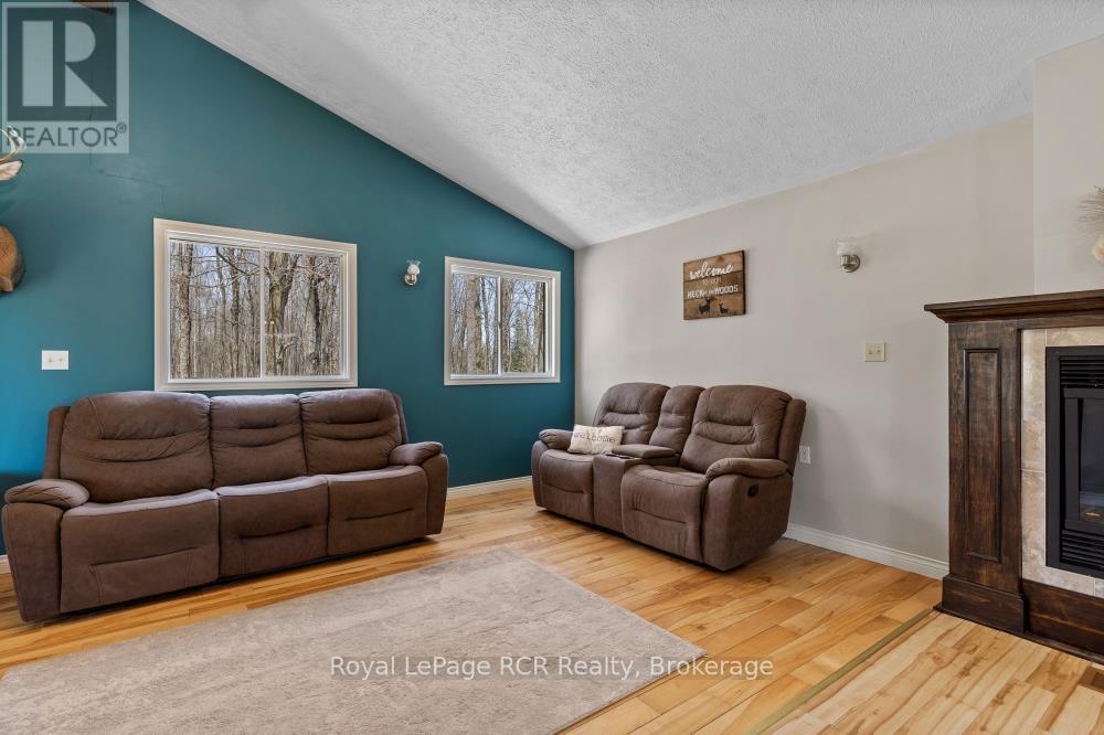 












214333 BASELINE ROAD

,
West Grey,




Ontario
N0G1S0

