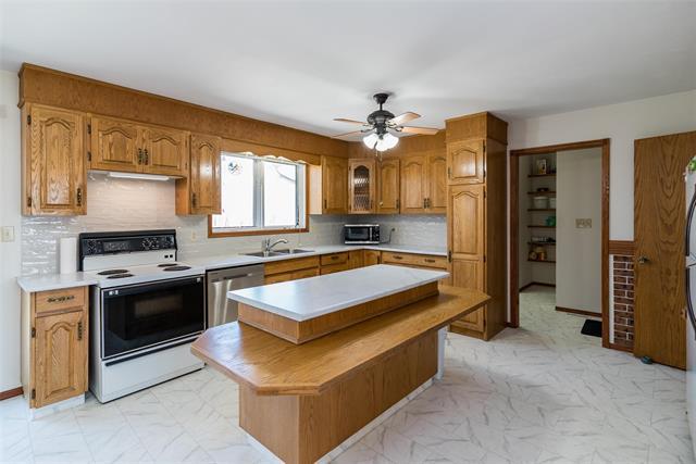 









1194


ANDRECHUK

RD,
Ritchot Rm,




MB
R5A 1E7

