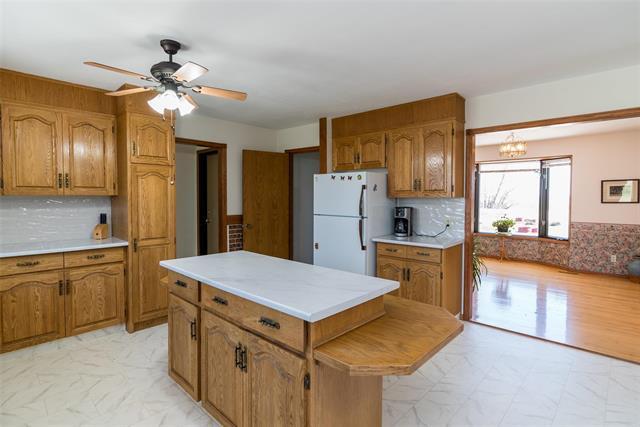 









1194


ANDRECHUK

RD,
Ritchot Rm,




MB
R5A 1E7

