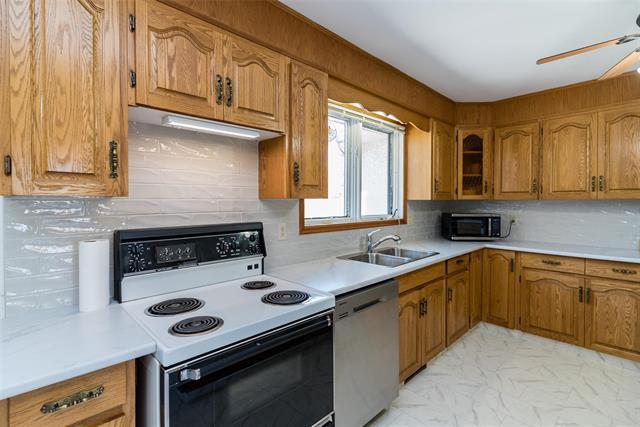 









1194


ANDRECHUK

RD,
Ritchot Rm,




MB
R5A 1E7

