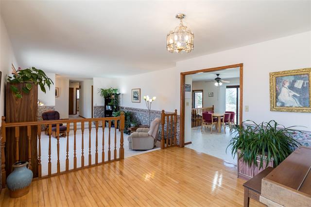 









1194


ANDRECHUK

RD,
Ritchot Rm,




MB
R5A 1E7

