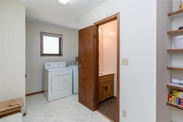 









1194


ANDRECHUK

RD,
Ritchot Rm,




MB
R5A 1E7

