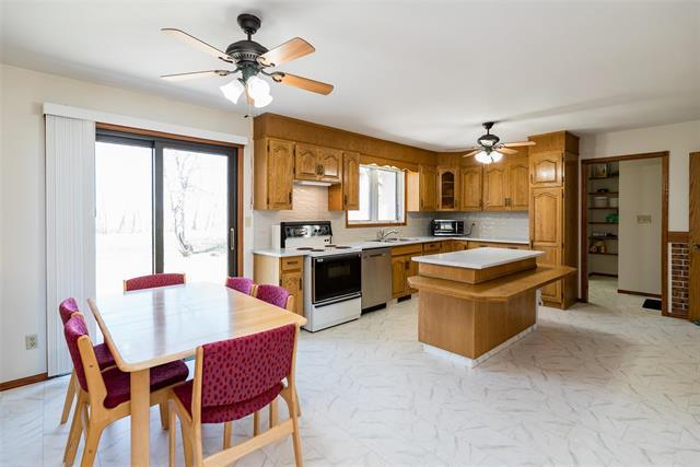 









1194


ANDRECHUK

RD,
Ritchot Rm,




MB
R5A 1E7

