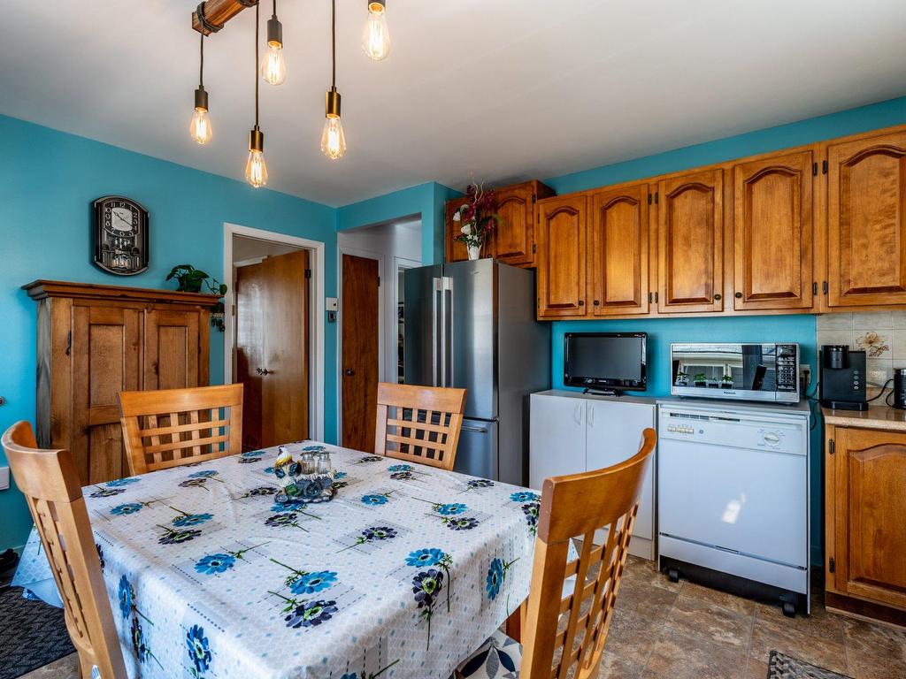 









869

 - 873


Rue Guilbert

,
Trois-Rivières,




QC
G8T5V3


