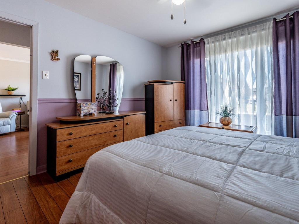 









869

 - 873


Rue Guilbert

,
Trois-Rivières,




QC
G8T5V3

