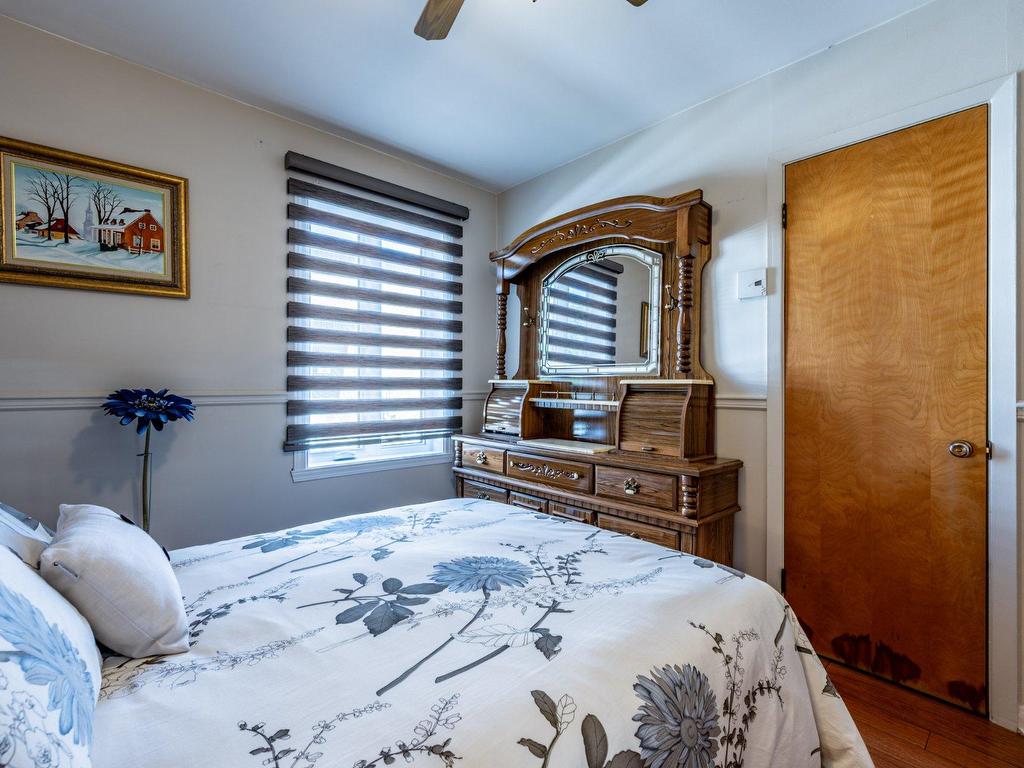 









869

 - 873


Rue Guilbert

,
Trois-Rivières,




QC
G8T5V3

