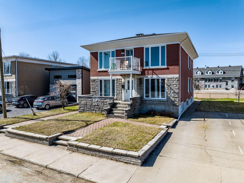 









869

 - 873


Rue Guilbert

,
Trois-Rivières,




QC
G8T5V3

