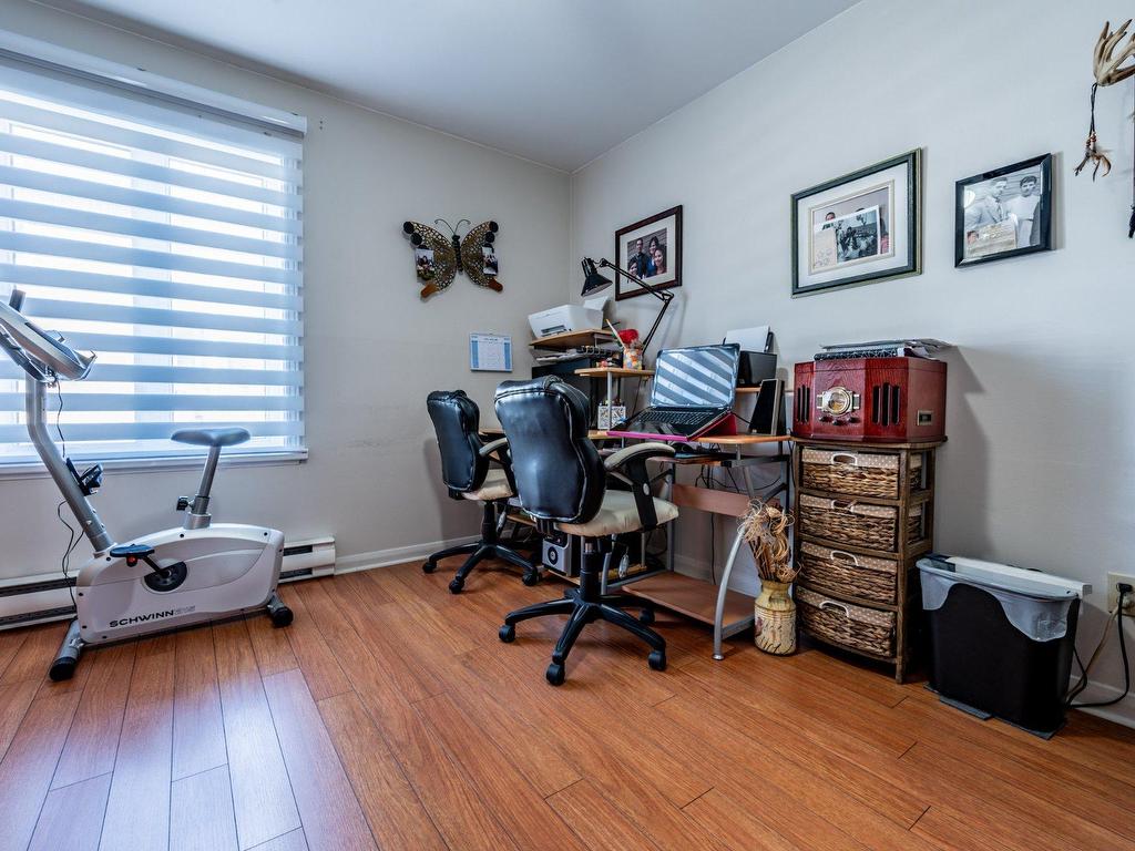 









869

 - 873


Rue Guilbert

,
Trois-Rivières,




QC
G8T5V3

