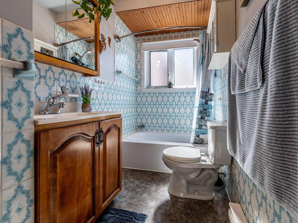 









869

 - 873


Rue Guilbert

,
Trois-Rivières,




QC
G8T5V3

