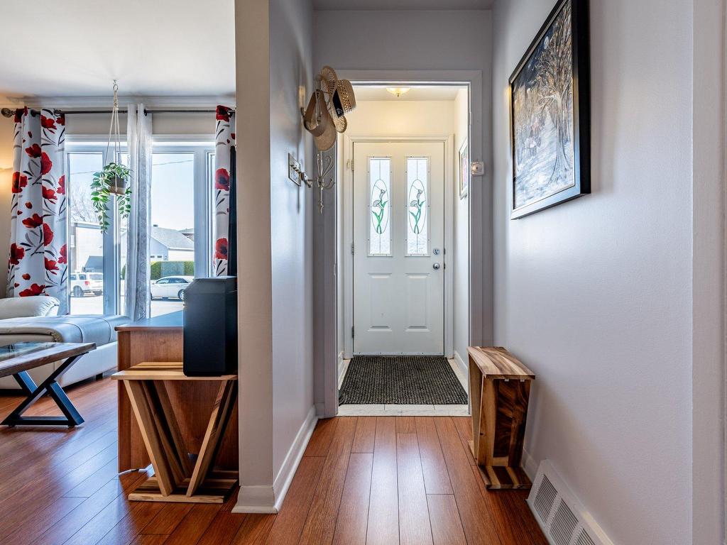 









869

 - 873


Rue Guilbert

,
Trois-Rivières,




QC
G8T5V3

