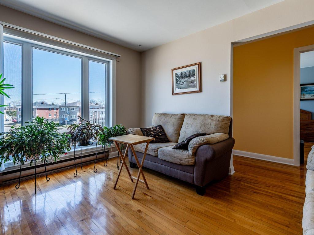 









869

 - 873


Rue Guilbert

,
Trois-Rivières,




QC
G8T5V3

