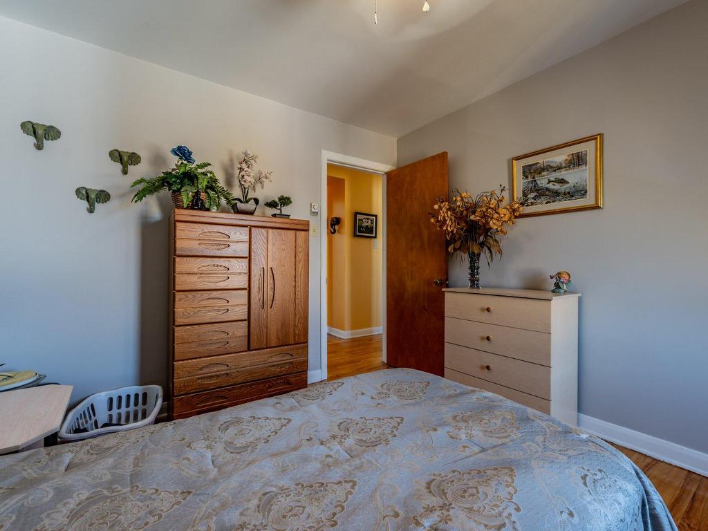 









869

 - 873


Rue Guilbert

,
Trois-Rivières,




QC
G8T5V3


