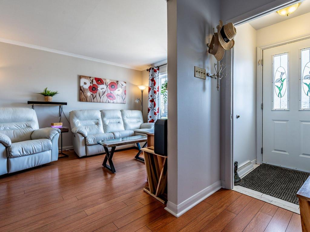 









869

 - 873


Rue Guilbert

,
Trois-Rivières,




QC
G8T5V3


