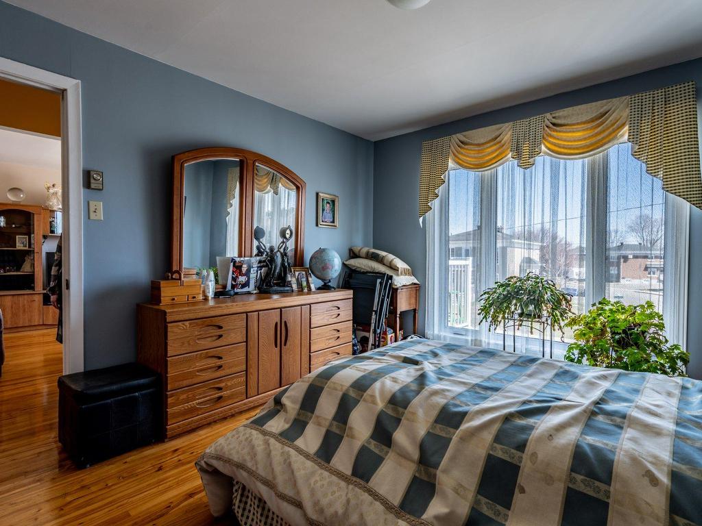









869

 - 873


Rue Guilbert

,
Trois-Rivières,




QC
G8T5V3

