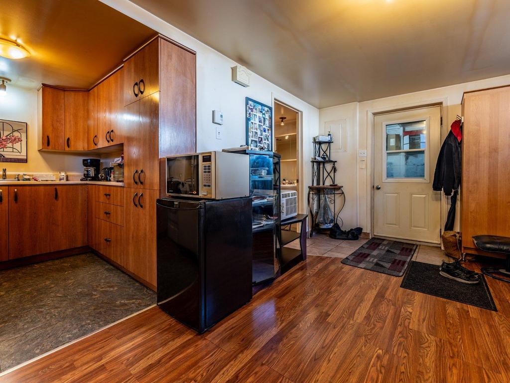 









869

 - 873


Rue Guilbert

,
Trois-Rivières,




QC
G8T5V3

