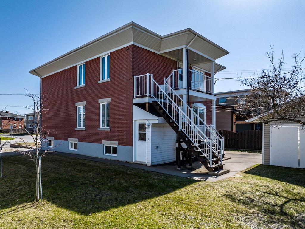 









869

 - 873


Rue Guilbert

,
Trois-Rivières,




QC
G8T5V3

