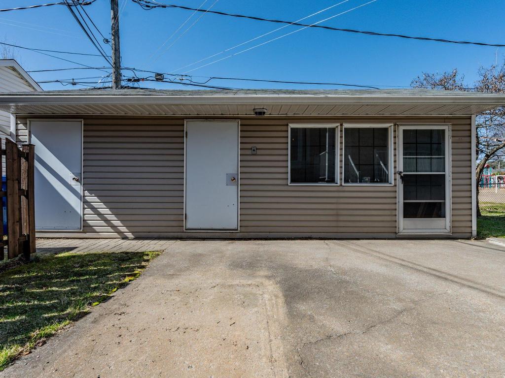 









869

 - 873


Rue Guilbert

,
Trois-Rivières,




QC
G8T5V3

