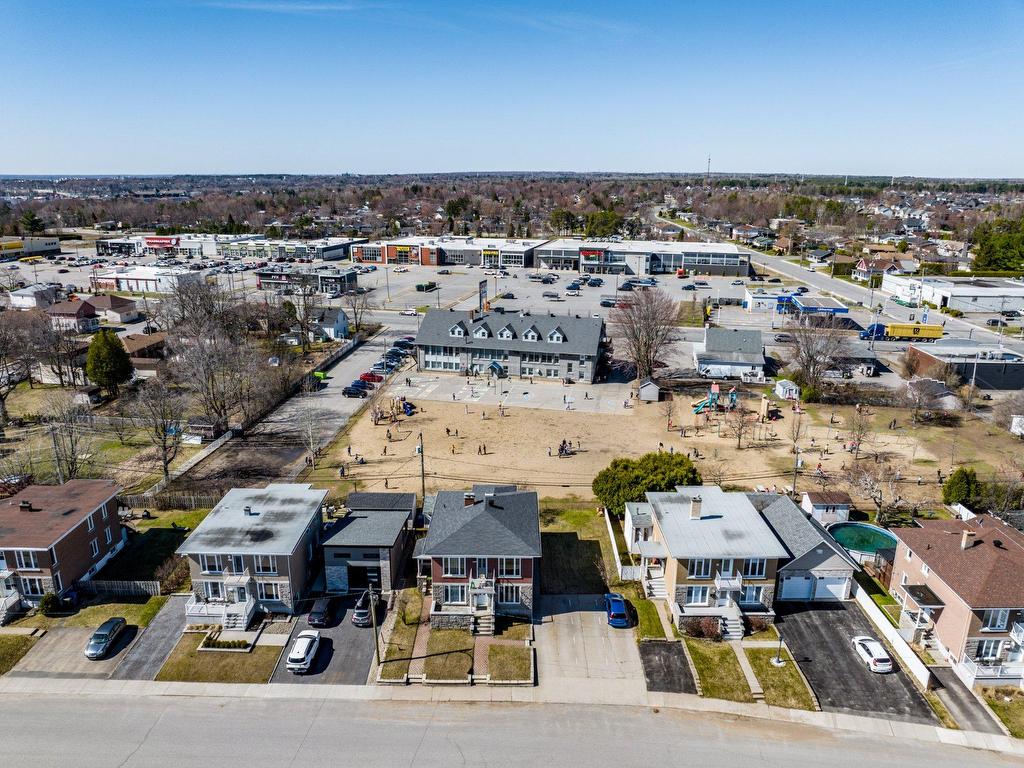 









869

 - 873


Rue Guilbert

,
Trois-Rivières,




QC
G8T5V3


