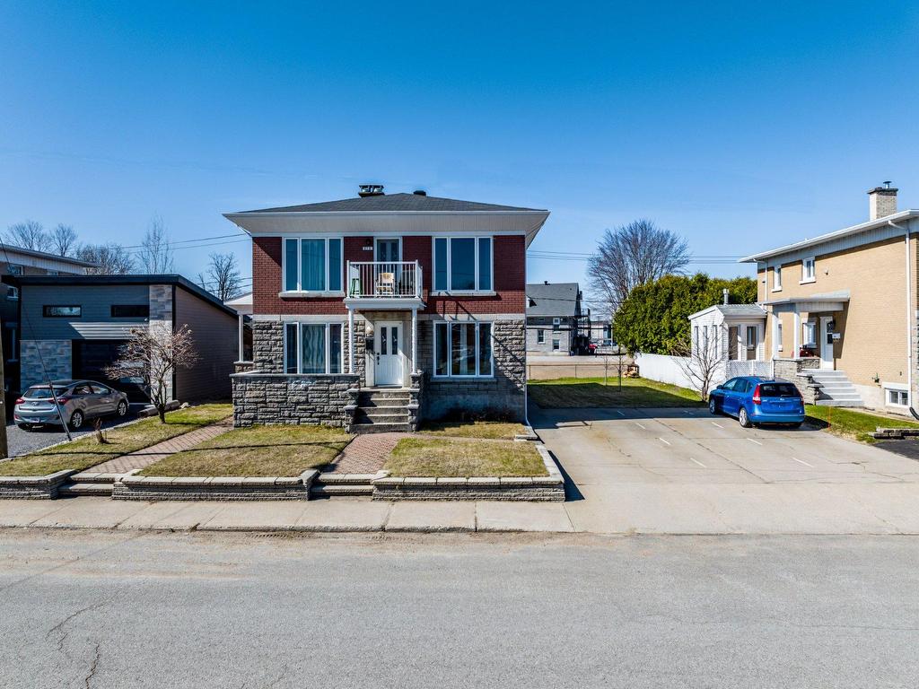









869

 - 873


Rue Guilbert

,
Trois-Rivières,




QC
G8T5V3

