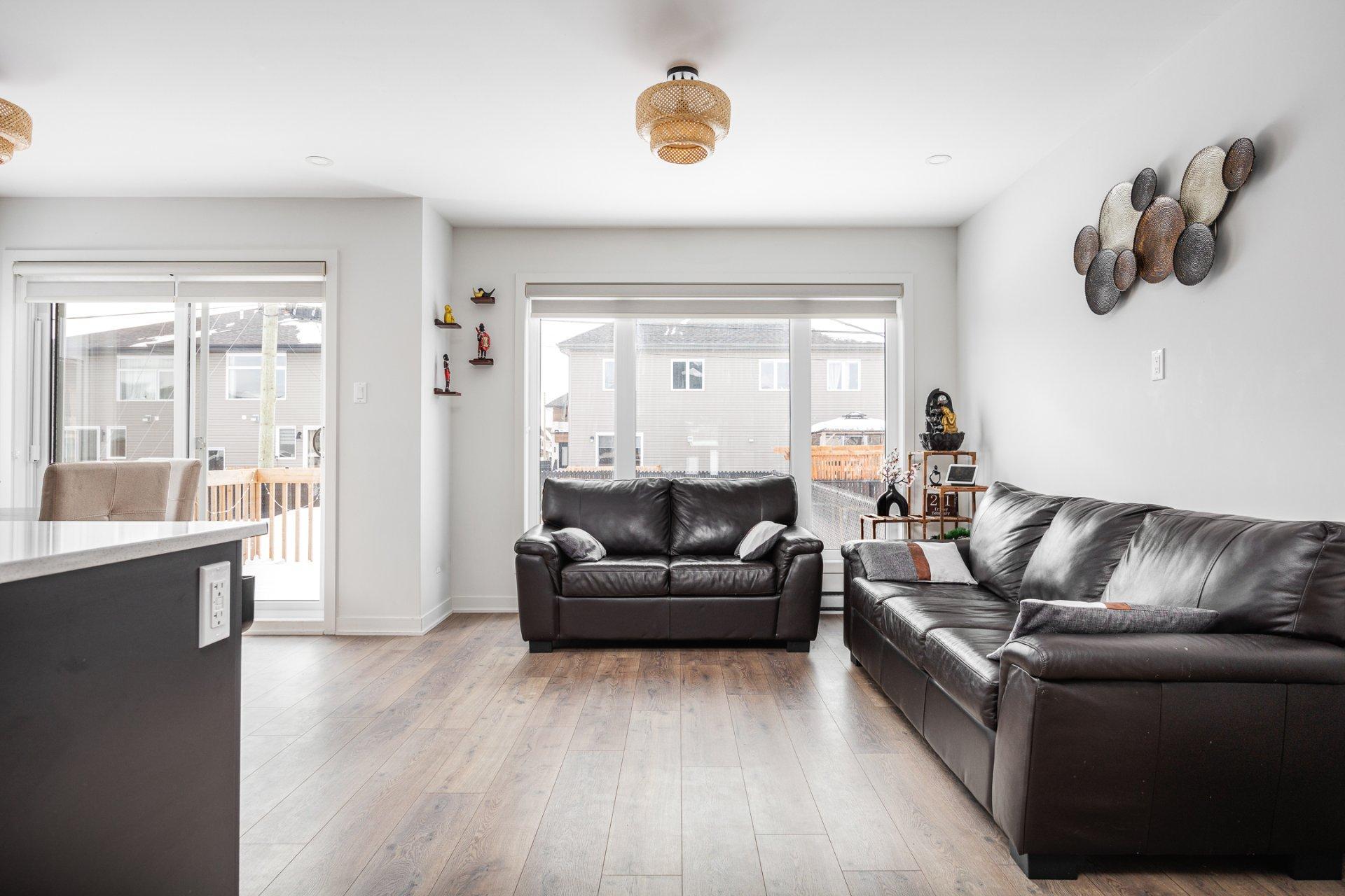 









3260


Rue du Riesling

,
Sainte-Marthe-sur-le-Lac,




QC
J0N1P0

