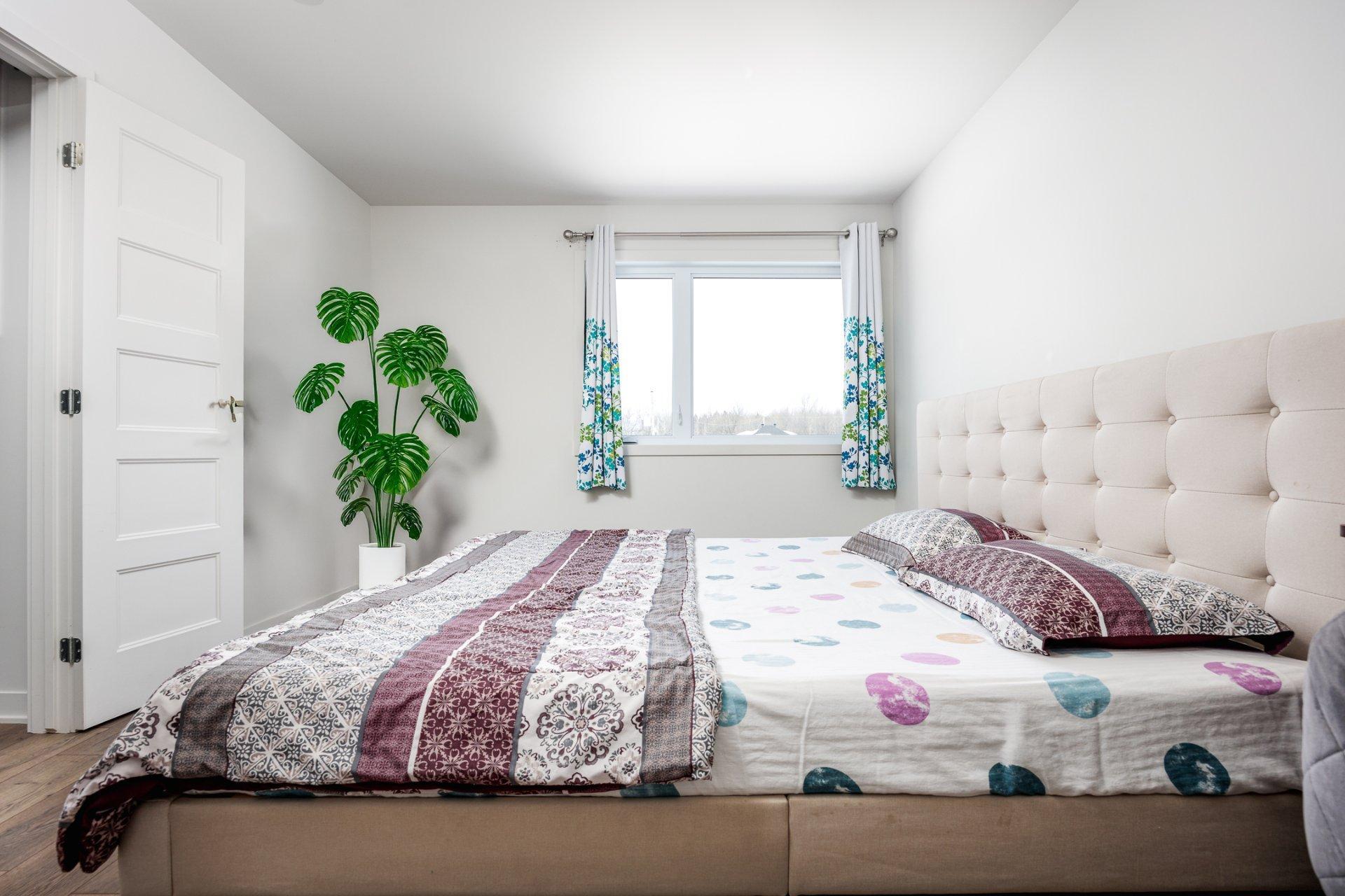 









3260


Rue du Riesling

,
Sainte-Marthe-sur-le-Lac,




QC
J0N1P0

