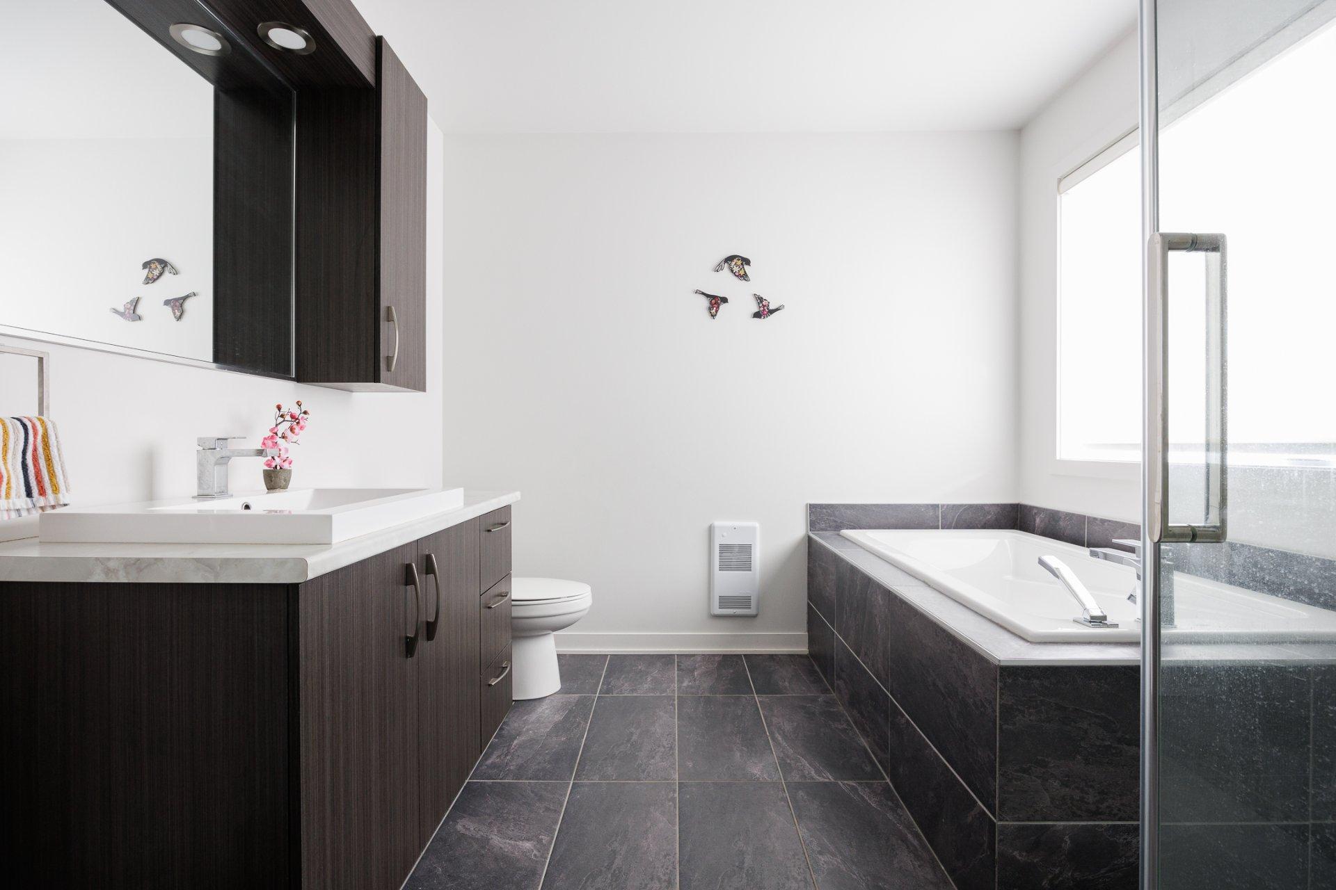 









3260


Rue du Riesling

,
Sainte-Marthe-sur-le-Lac,




QC
J0N1P0


