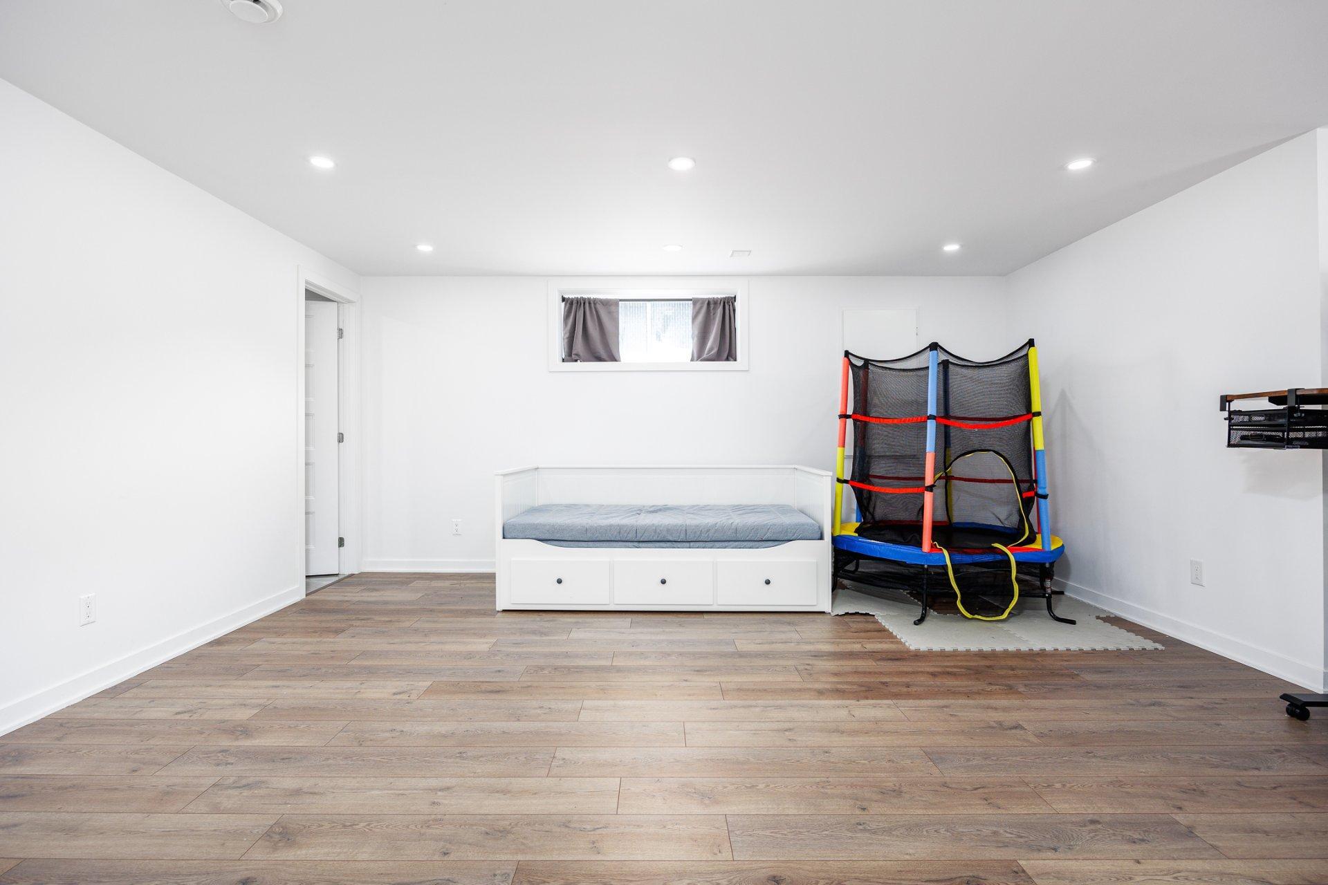 









3260


Rue du Riesling

,
Sainte-Marthe-sur-le-Lac,




QC
J0N1P0

