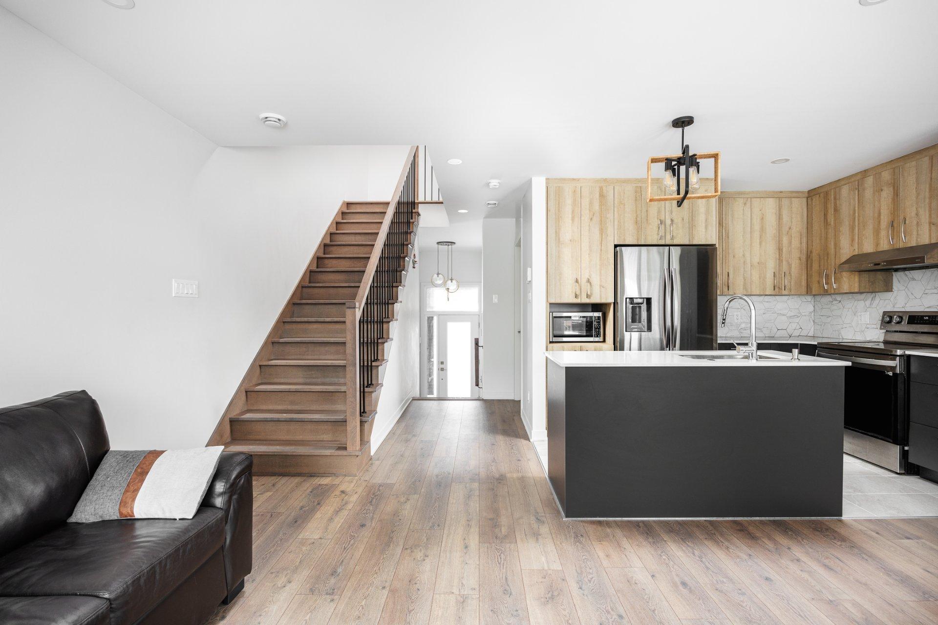









3260


Rue du Riesling

,
Sainte-Marthe-sur-le-Lac,




QC
J0N1P0

