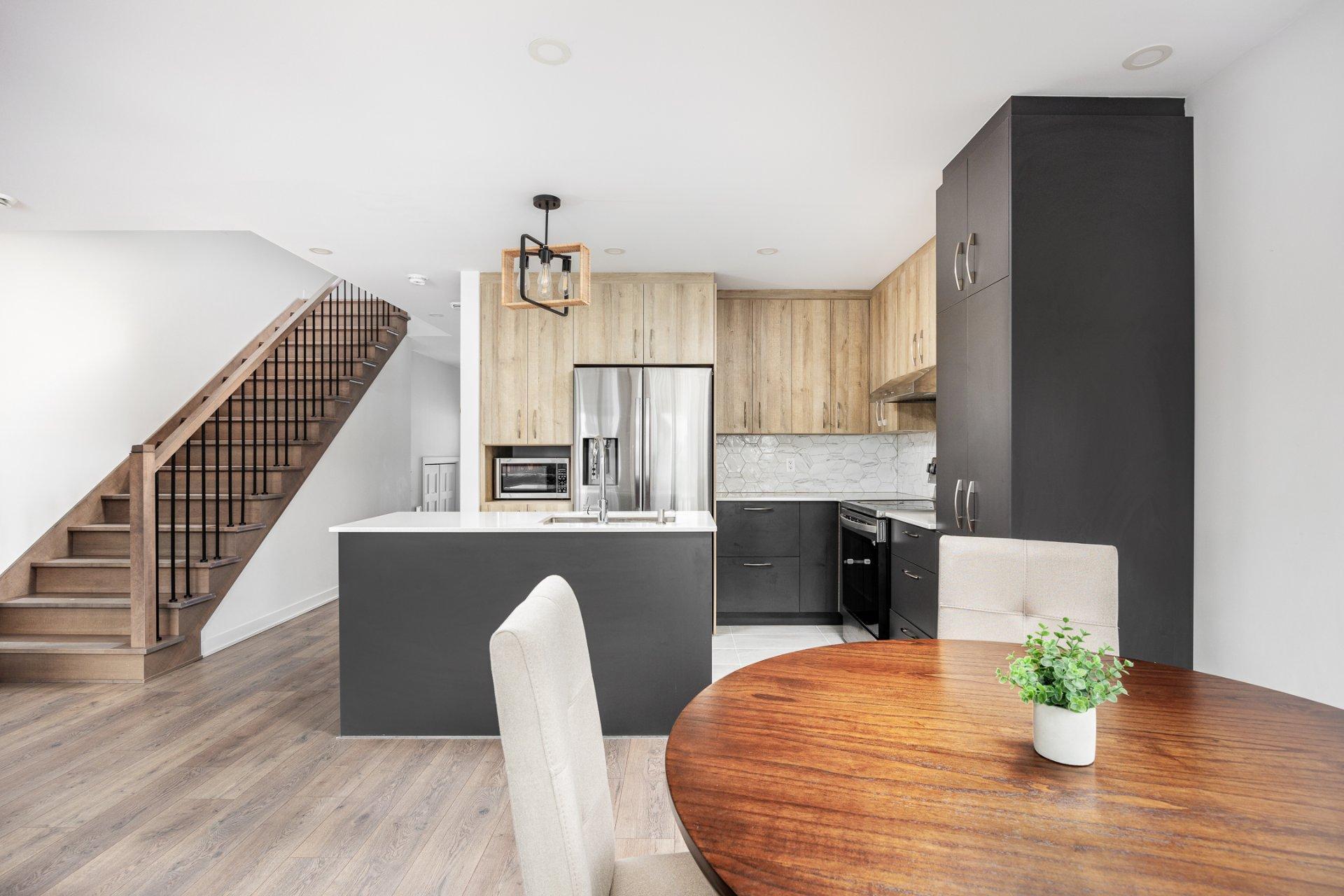 









3260


Rue du Riesling

,
Sainte-Marthe-sur-le-Lac,




QC
J0N1P0

