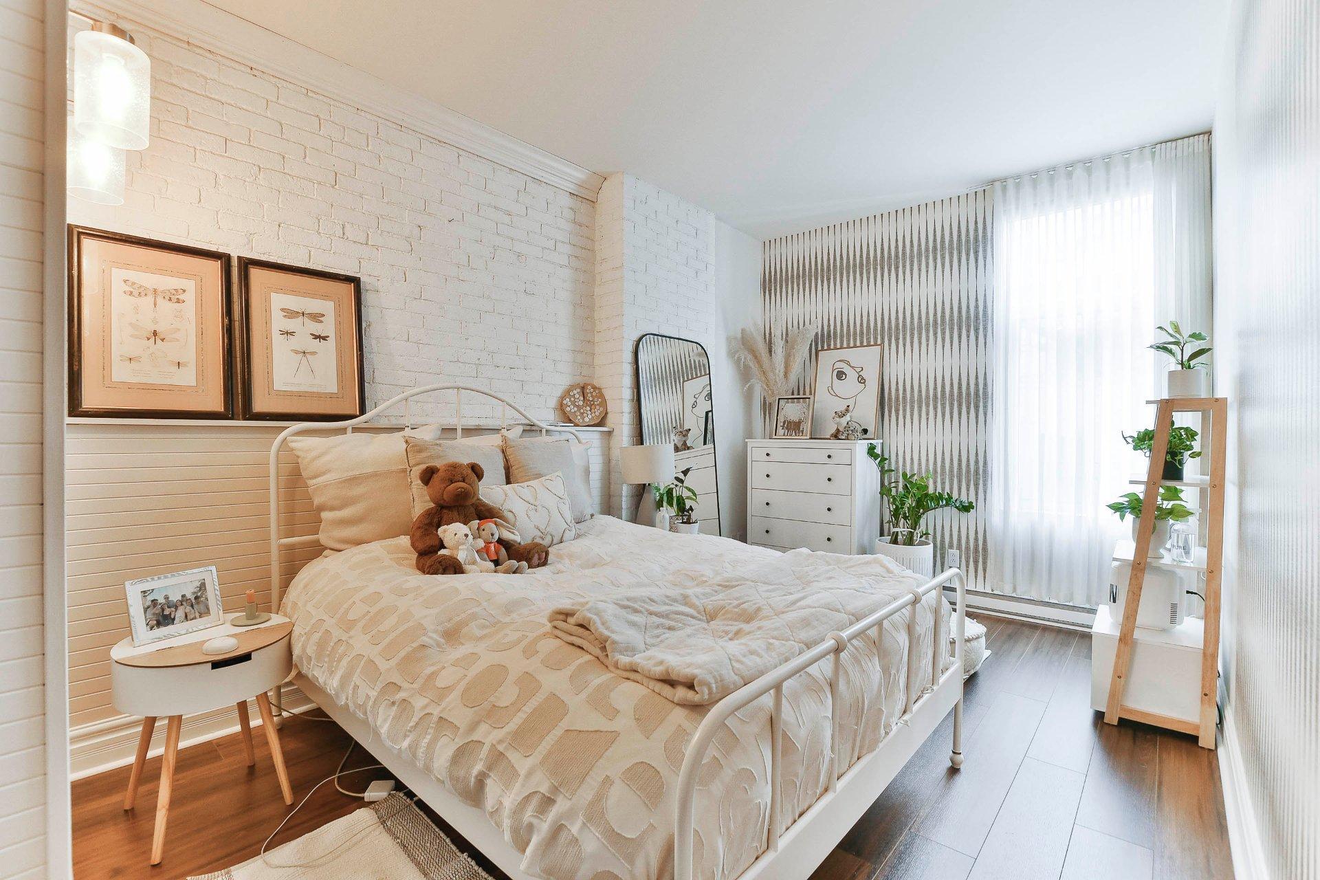 









3533


Rue Ste-Catherine E.

, A,
Montréal (Mercier/Hochelaga-Maisonneuve),




QC
H1W2E4

