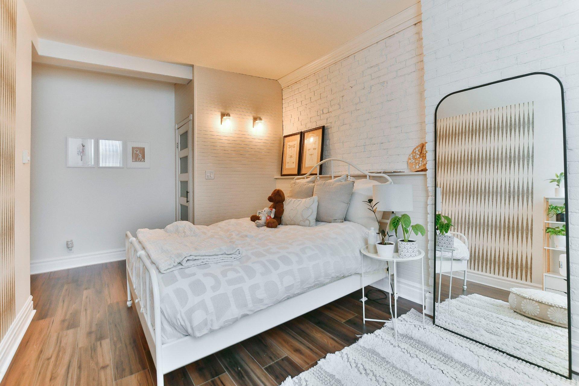 









3533


Rue Ste-Catherine E.

, A,
Montréal (Mercier/Hochelaga-Maisonneuve),




QC
H1W2E4

