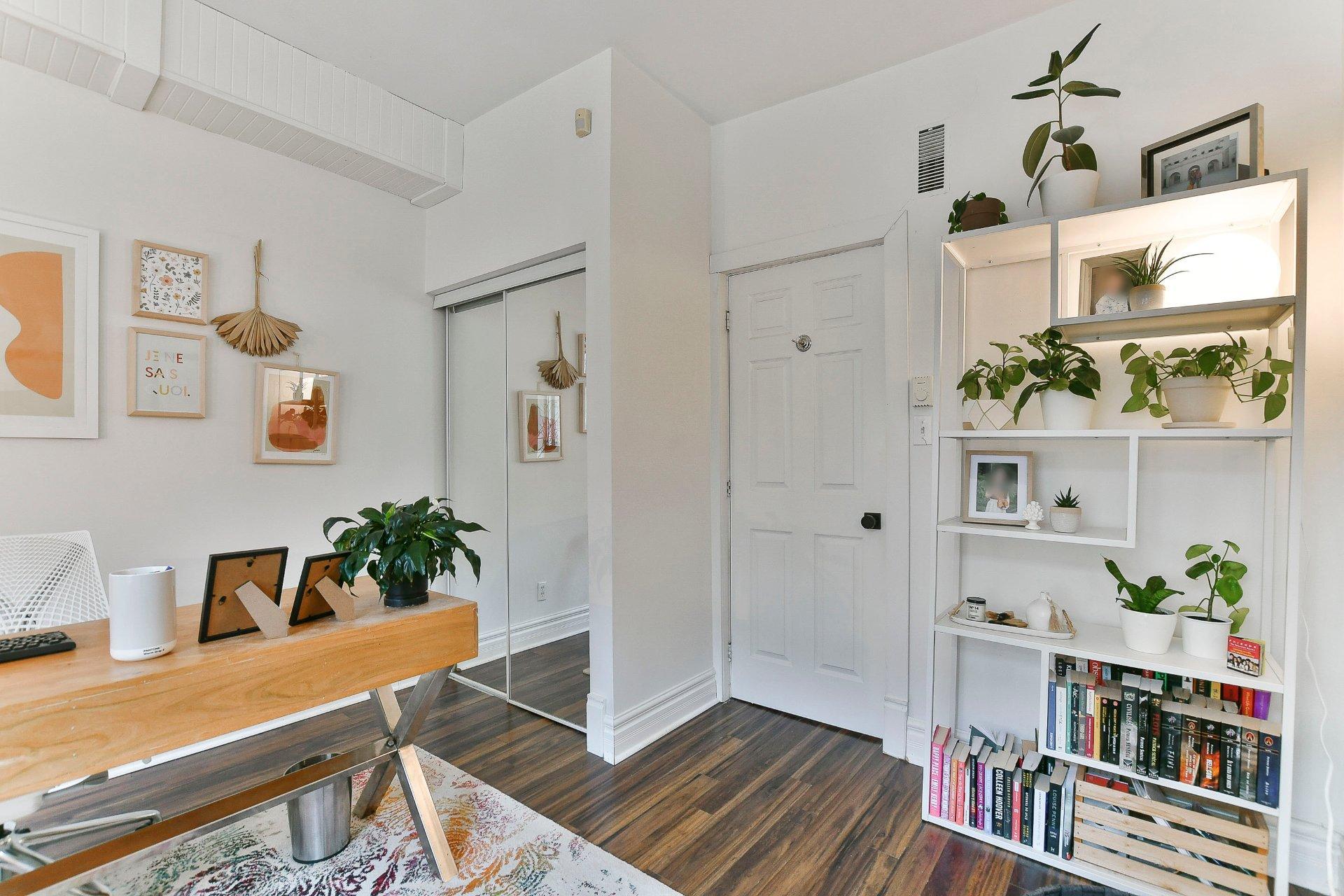 









3533


Rue Ste-Catherine E.

, A,
Montréal (Mercier/Hochelaga-Maisonneuve),




QC
H1W2E4

