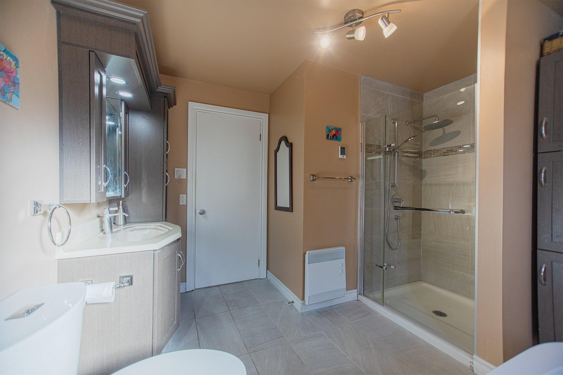 









700


Rue des Pâquerettes

,
Chertsey,




QC
J0K3K0

